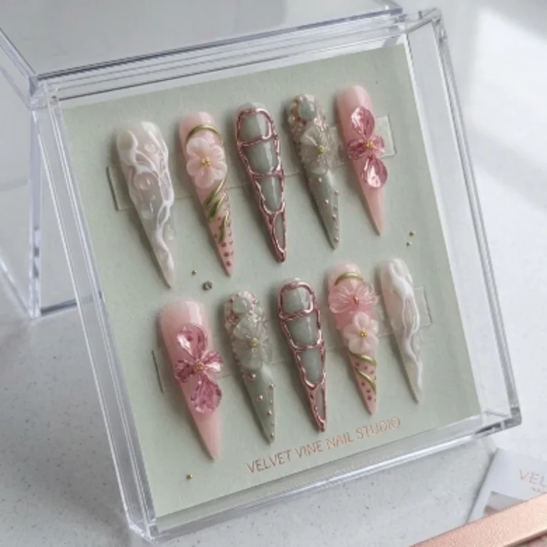 press on nails, custom press on nails, fake nails, Nails Art, stained glass nails, gold press on nails, 3d press on nails, luxury press on nails, handmade press on nails