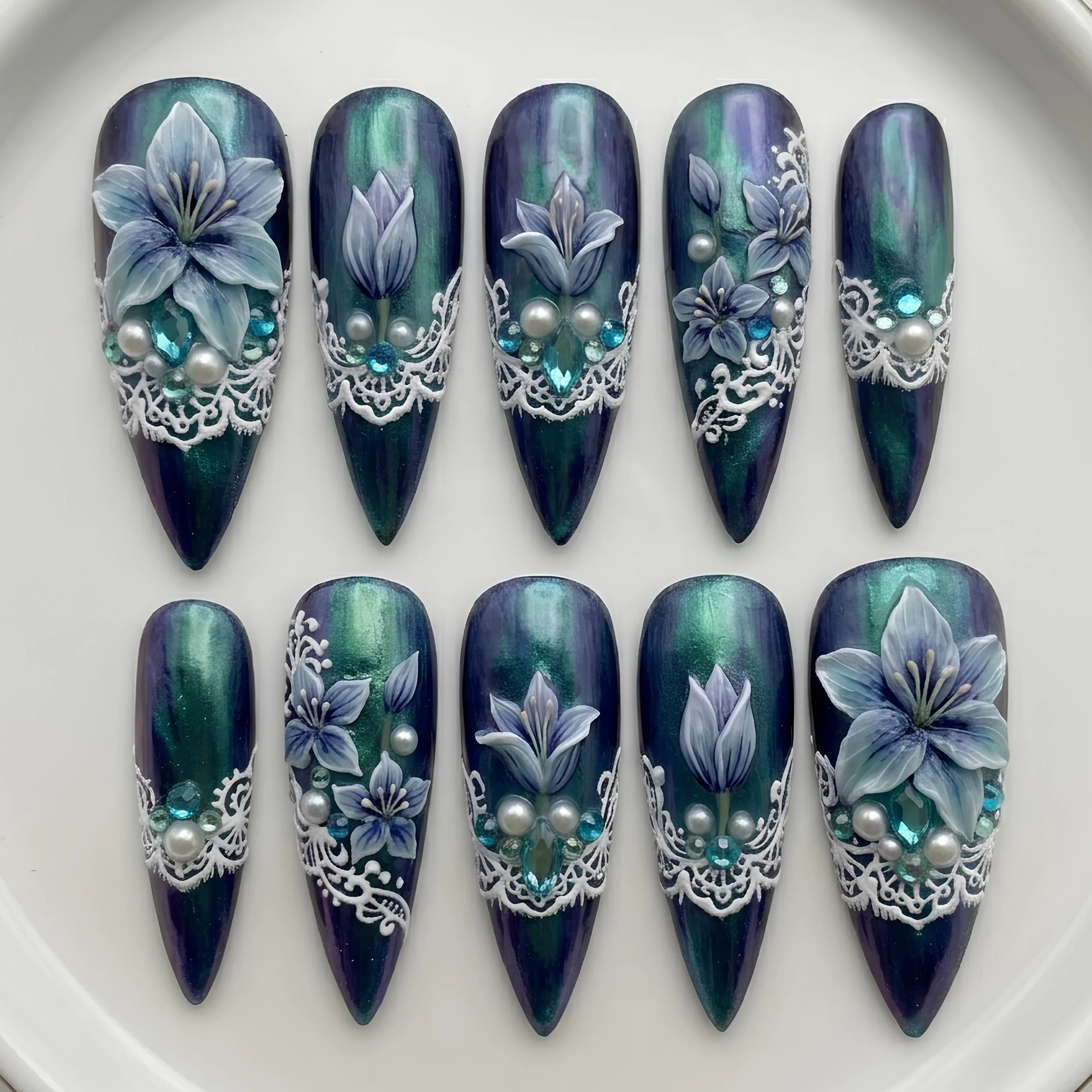 press on nails, custom press on nails, fake nails, Nails Art, stained glass nails, gold press on nails, 3d press on nails, luxury press on nails, handmade press on nails