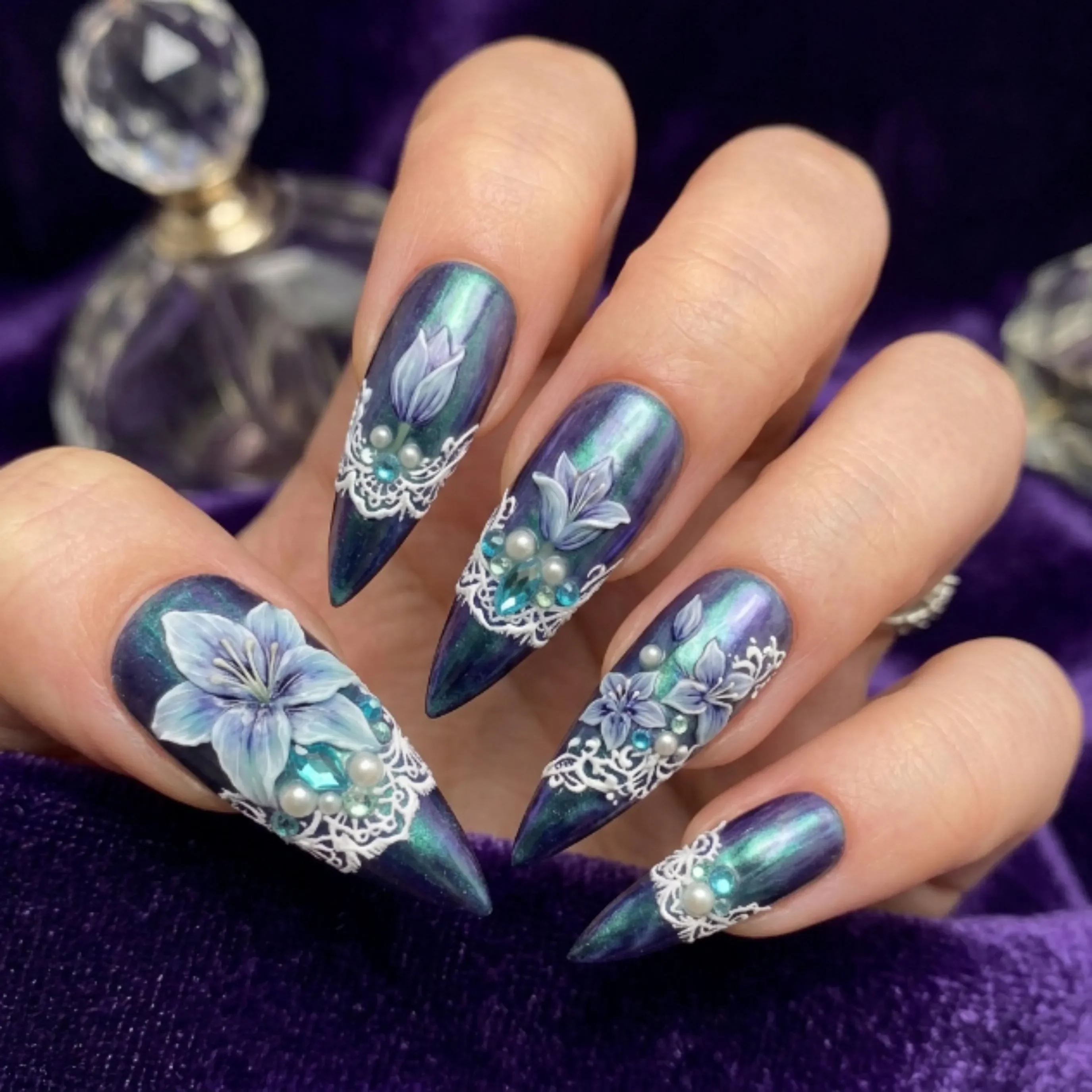 press on nails, custom press on nails, fake nails, Nails Art, stained glass nails, gold press on nails, 3d press on nails, luxury press on nails, handmade press on nails
