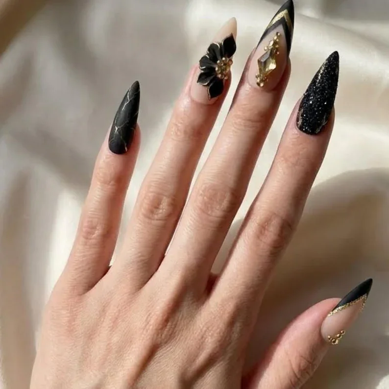press on manicure, gold marble nails, press on nails, custom press on nails, fake nails, Nails Art, stained glass nails, gold press on nails, 3d press on nails, luxury press on nails, handmade press on nails
