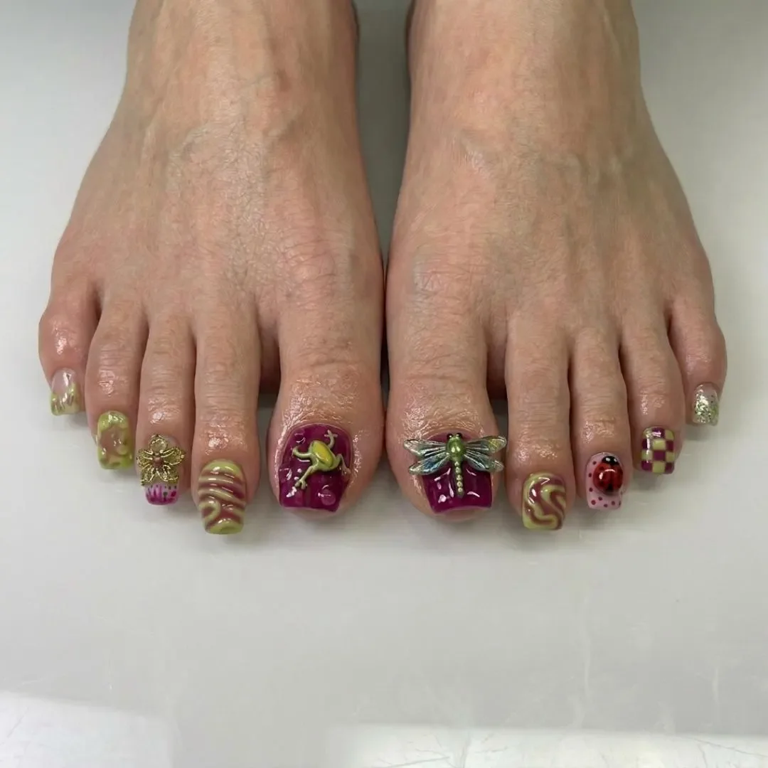Ladybug Press On, Press On Toes, press on nails, custom press on nails, fake nails, Nails Art, stained glass nails, gold press on nails, 3d press on nails, luxury press on nails, handmade press on nails