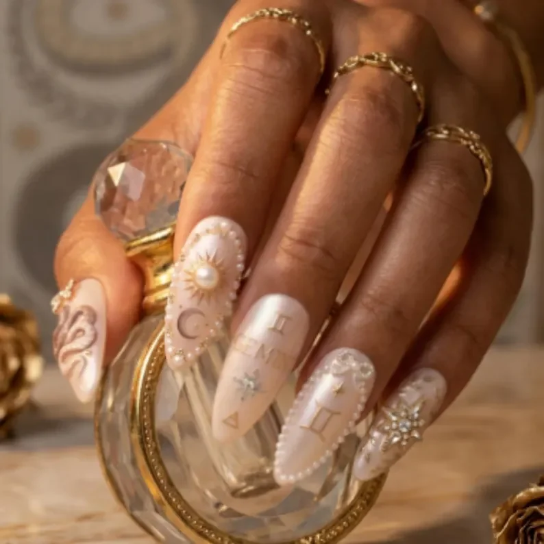 press on nails, custom press on nails, fake nails, Nails Art, stained glass nails, gold press on nails, 3d press on nails, luxury press on nails, handmade press on nails