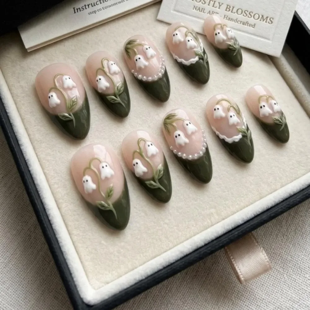 press on nails, custom press on nails, fake nails, Nails Art, stained glass nails, gold press on nails, 3d press on nails, luxury press on nails, handmade press on nails