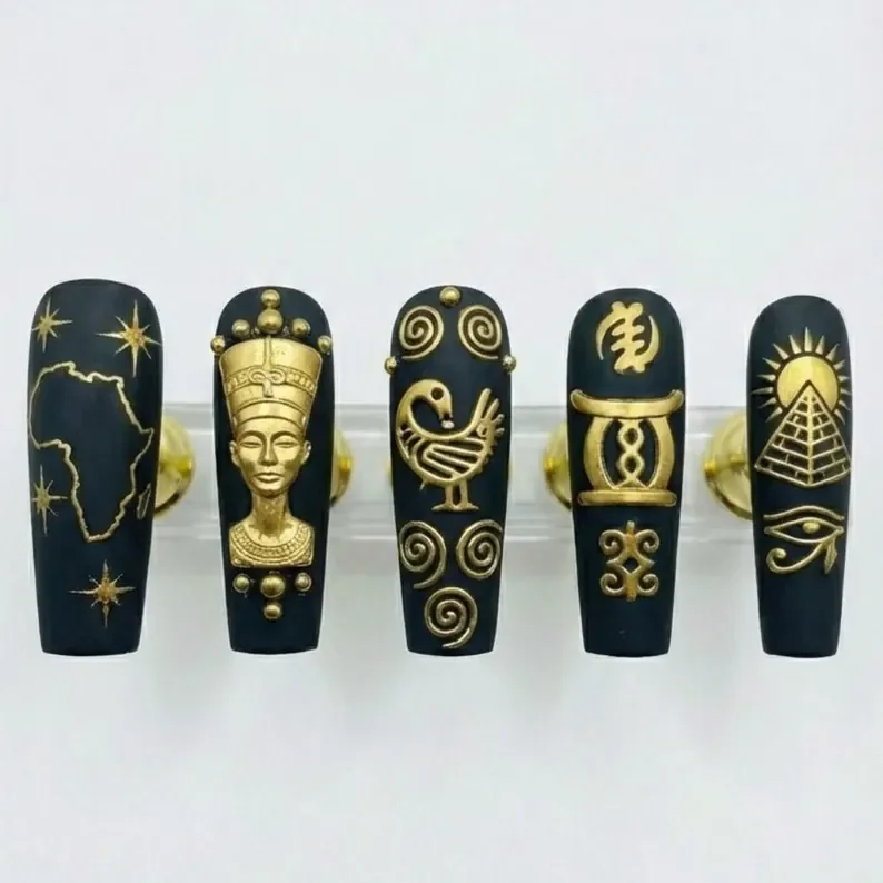 3D Gold Queen, Press On Nails, press on nails, custom press on nails, fake nails, Nails Art, stained glass nails, gold press on nails, 3d press on nails, luxury press on nails, handmade press on nails