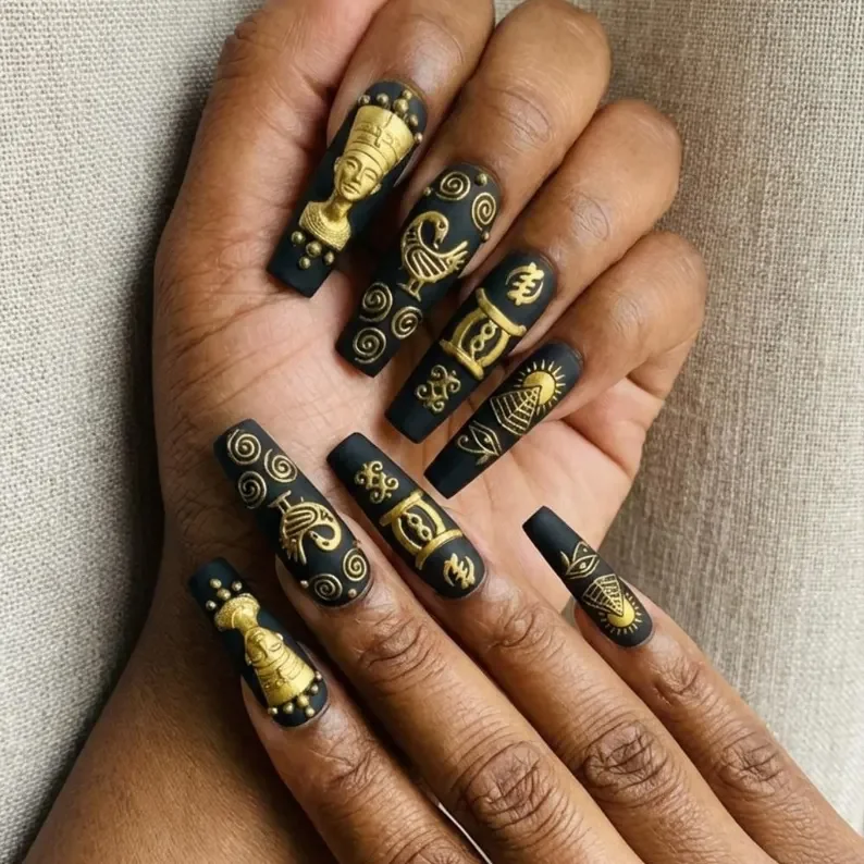 Queen Press On, Gold Queen Nails, press on nails, custom press on nails, fake nails, Nails Art, stained glass nails, gold press on nails, 3d press on nails, luxury press on nails, handmade press on nails