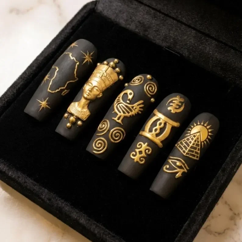 3D Gold Queen, Press On Nails, press on nails, custom press on nails, fake nails, Nails Art, stained glass nails, gold press on nails, 3d press on nails, luxury press on nails, handmade press on nails