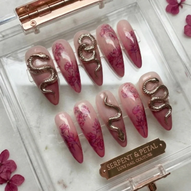 press on nails, custom press on nails, fake nails, Nails Art, stained glass nails, gold press on nails, 3d press on nails, luxury press on nails, handmade press on nails