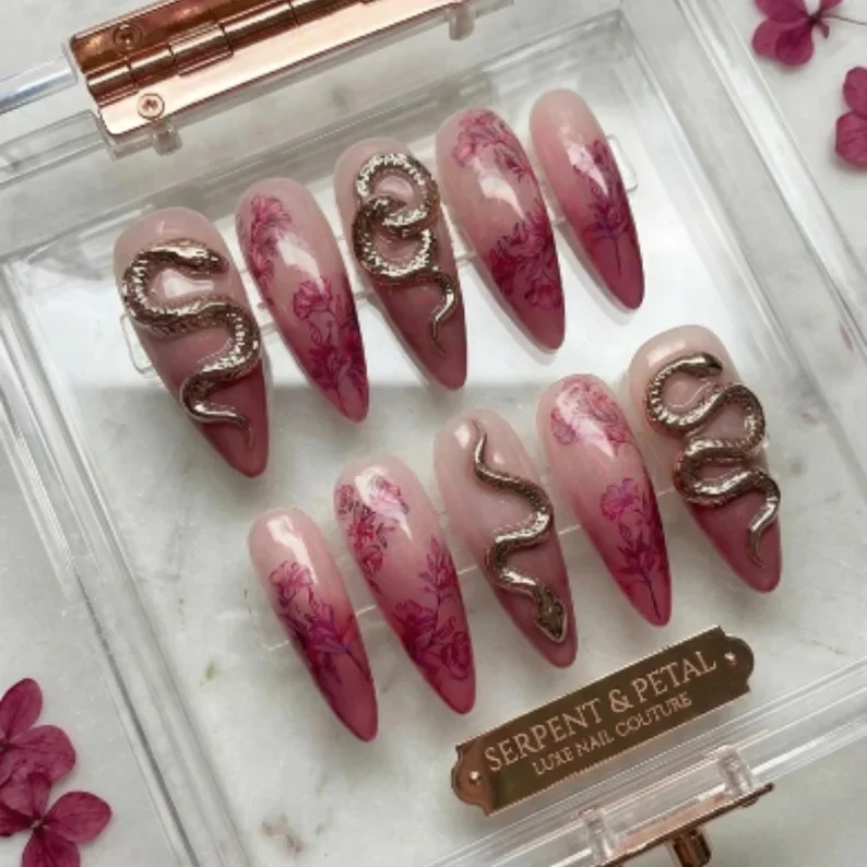 press on nails, custom press on nails, fake nails, Nails Art, stained glass nails, gold press on nails, 3d press on nails, luxury press on nails, handmade press on nails
