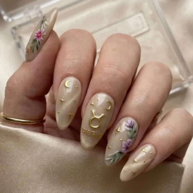 press on nails, custom press on nails, fake nails, Nails Art, stained glass nails, gold press on nails, 3d press on nails, luxury press on nails, handmade press on nails