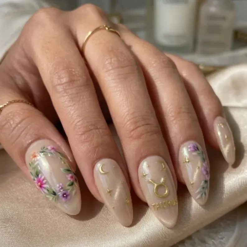 press on nails, custom press on nails, fake nails, Nails Art, stained glass nails, gold press on nails, 3d press on nails, luxury press on nails, handmade press on nails