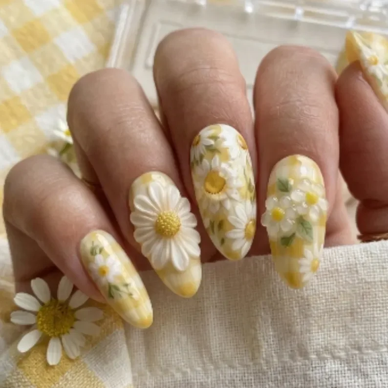 Floral summer nails, Plaid daisy nail art, press on nails, custom press on nails, fake nails, Nails Art, stained glass nails, gold press on nails, 3d press on nails, luxury press on nails, handmade press on nails