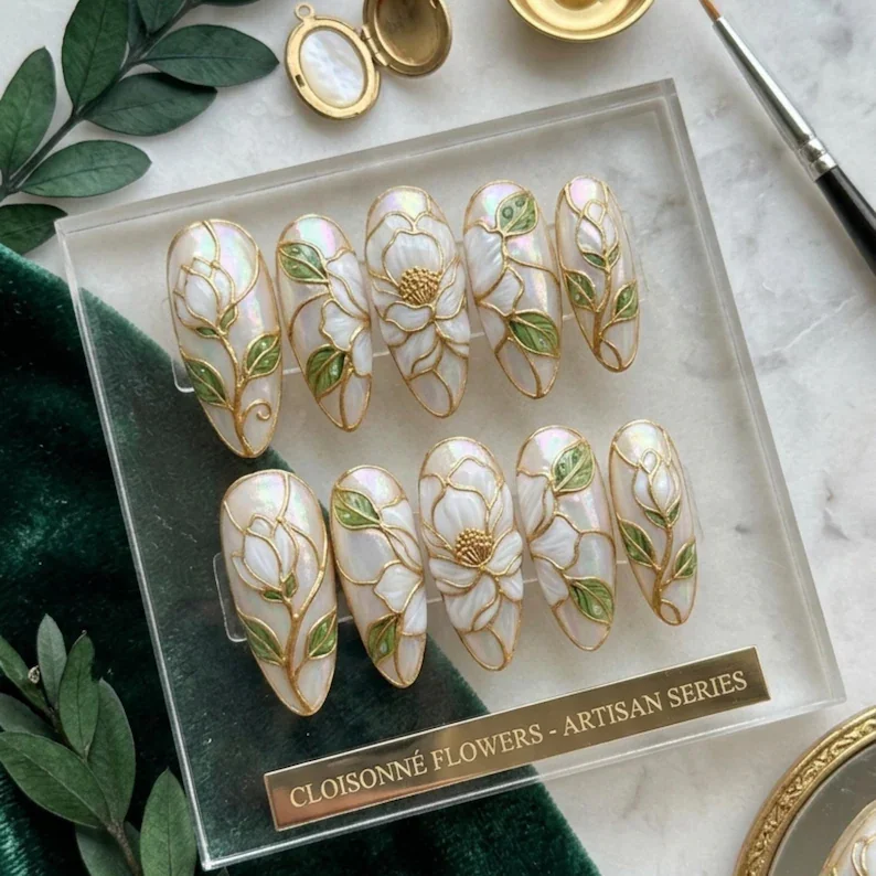 3D Imperial White, Camellia Stained Glass, press on nails, custom press on nails, fake nails, Nails Art, stained glass nails, gold press on nails, 3d press on nails, luxury press on nails, handmade press on nails
