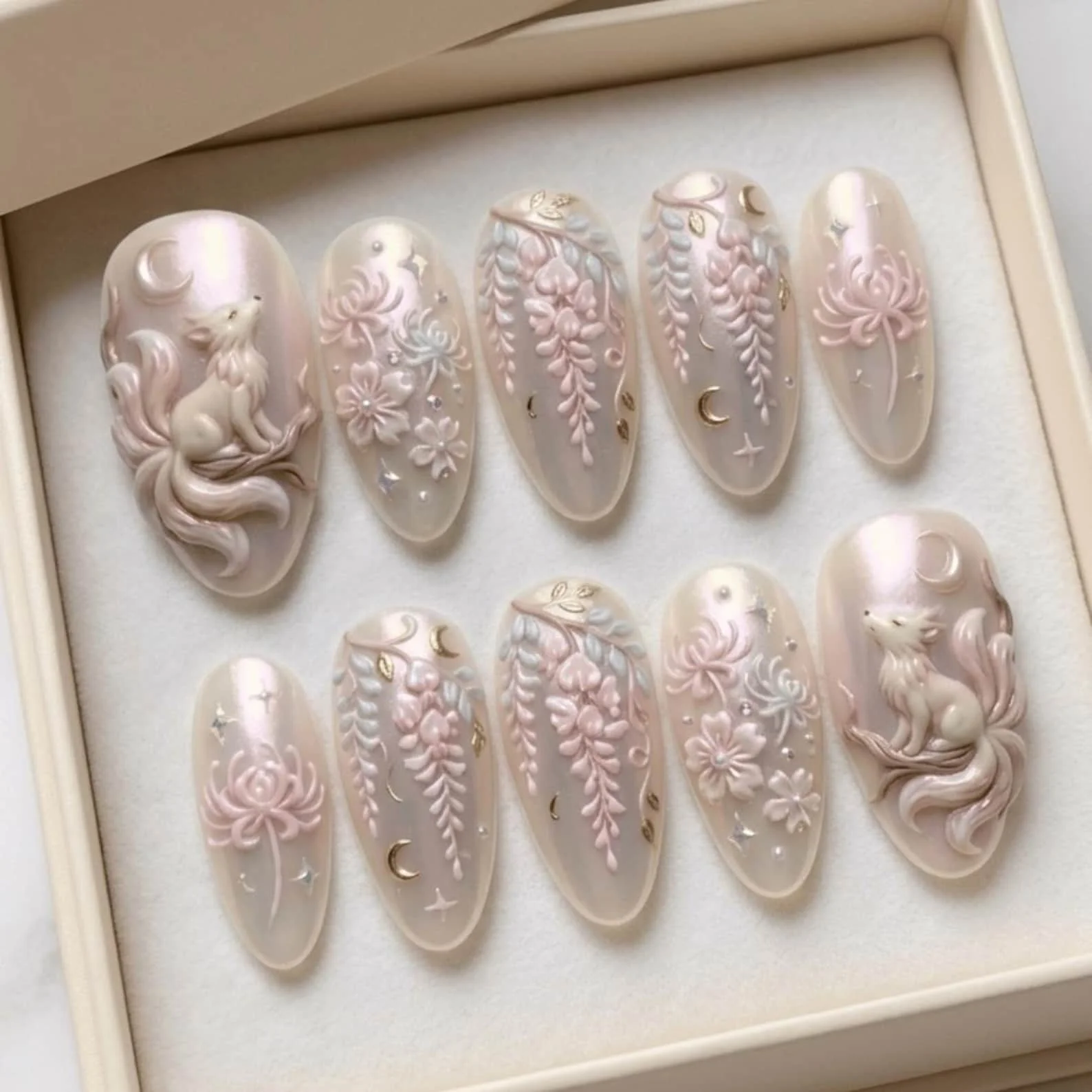 Floral Art Nails, Wisteria Design, press on nails, custom press on nails, fake nails, Nails Art, stained glass nails, gold press on nails, 3d press on nails, luxury press on nails, handmade press on nails