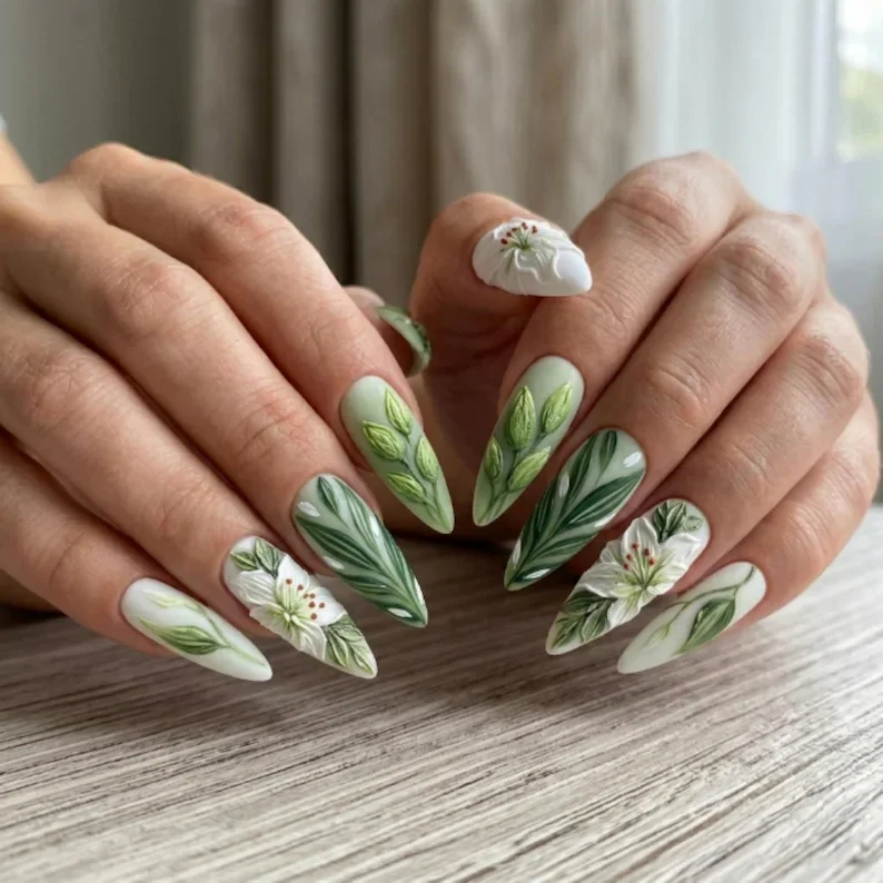 press on nails, custom press on nails, fake nails, Nails Art, stained glass nails, gold press on nails, 3d press on nails, luxury press on nails, handmade press on nails