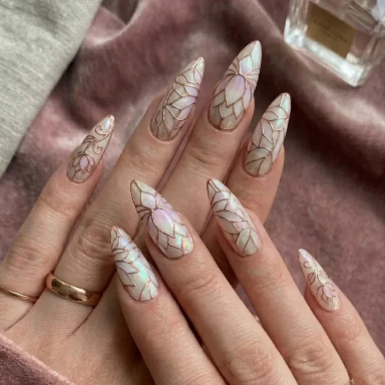flower art nails, iridescent nails, press on nails, custom press on nails, fake nails, Nails Art, stained glass nails, gold press on nails, 3d press on nails, luxury press on nails, handmade press on nails