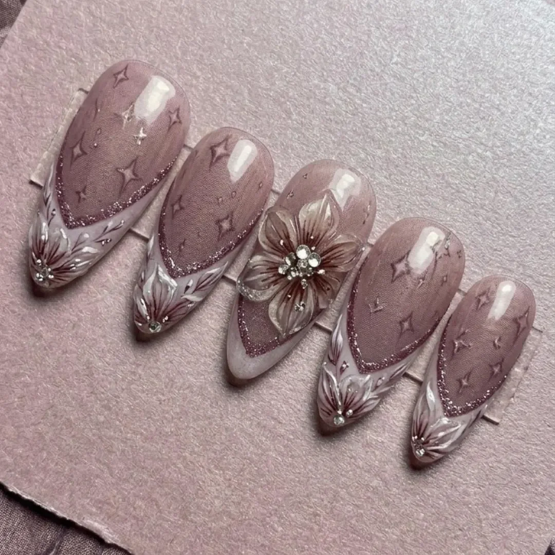 press on nails, custom press on nails, fake nails, Nails Art, stained glass nails, gold press on nails, 3d press on nails, luxury press on nails, handmade press on nails