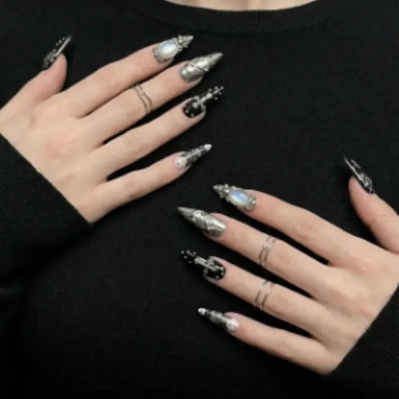 press on nails, custom press on nails, fake nails, Nails Art, stained glass nails, gold press on nails, 3d press on nails, luxury press on nails, handmade press on nails