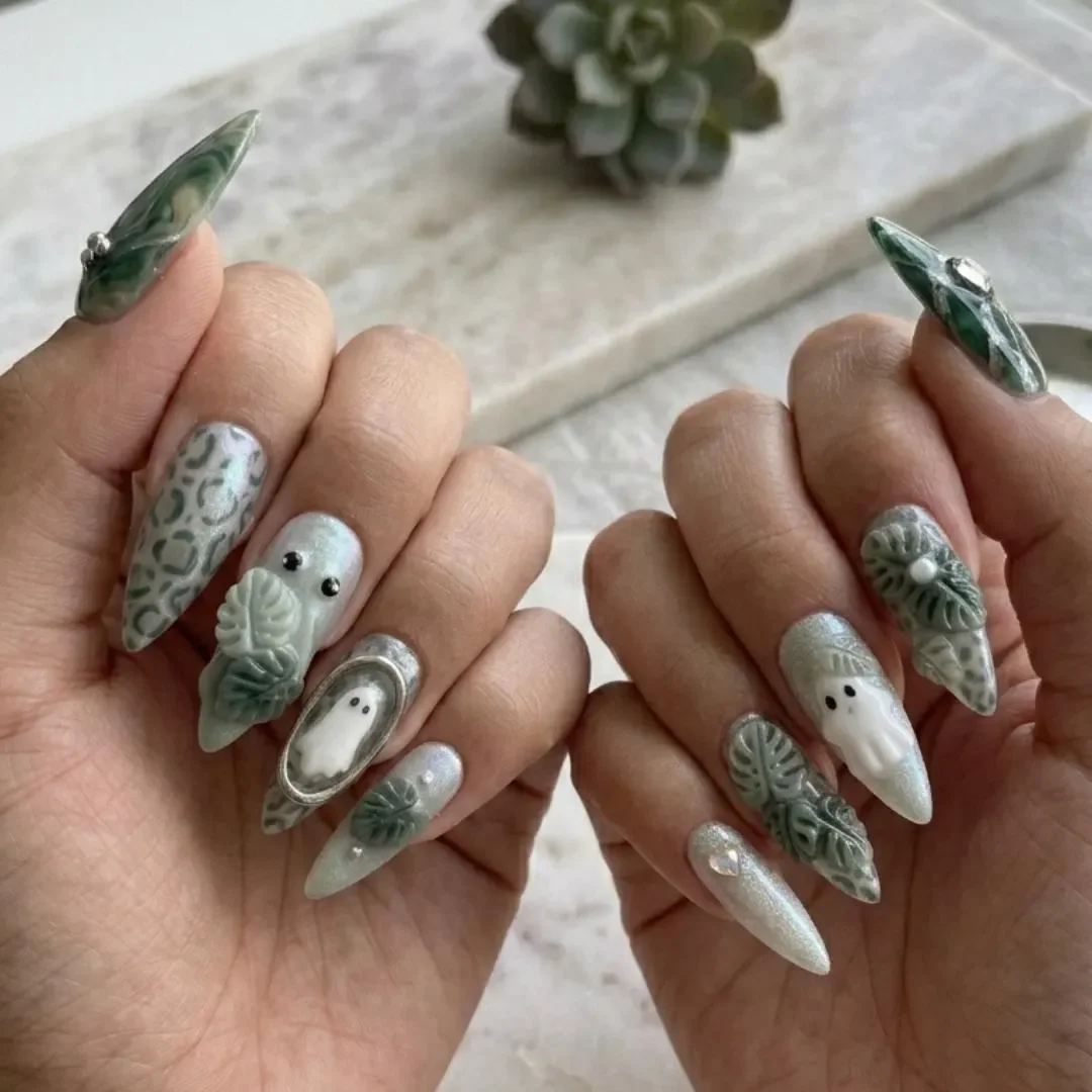 press on nails, custom press on nails, fake nails, Nails Art, stained glass nails, gold press on nails, 3d press on nails, luxury press on nails, handmade press on nails