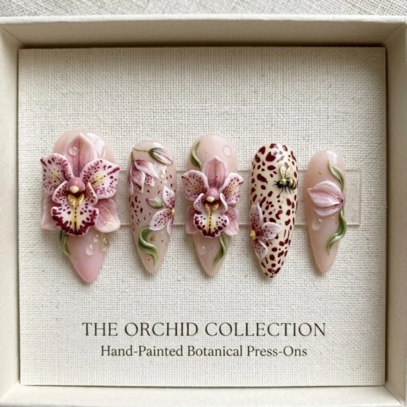 Bee Press On Nails, Hand Painted Nails, press on nails, custom press on nails, fake nails, Nails Art, stained glass nails, gold press on nails, 3d press on nails, luxury press on nails, handmade press on nails