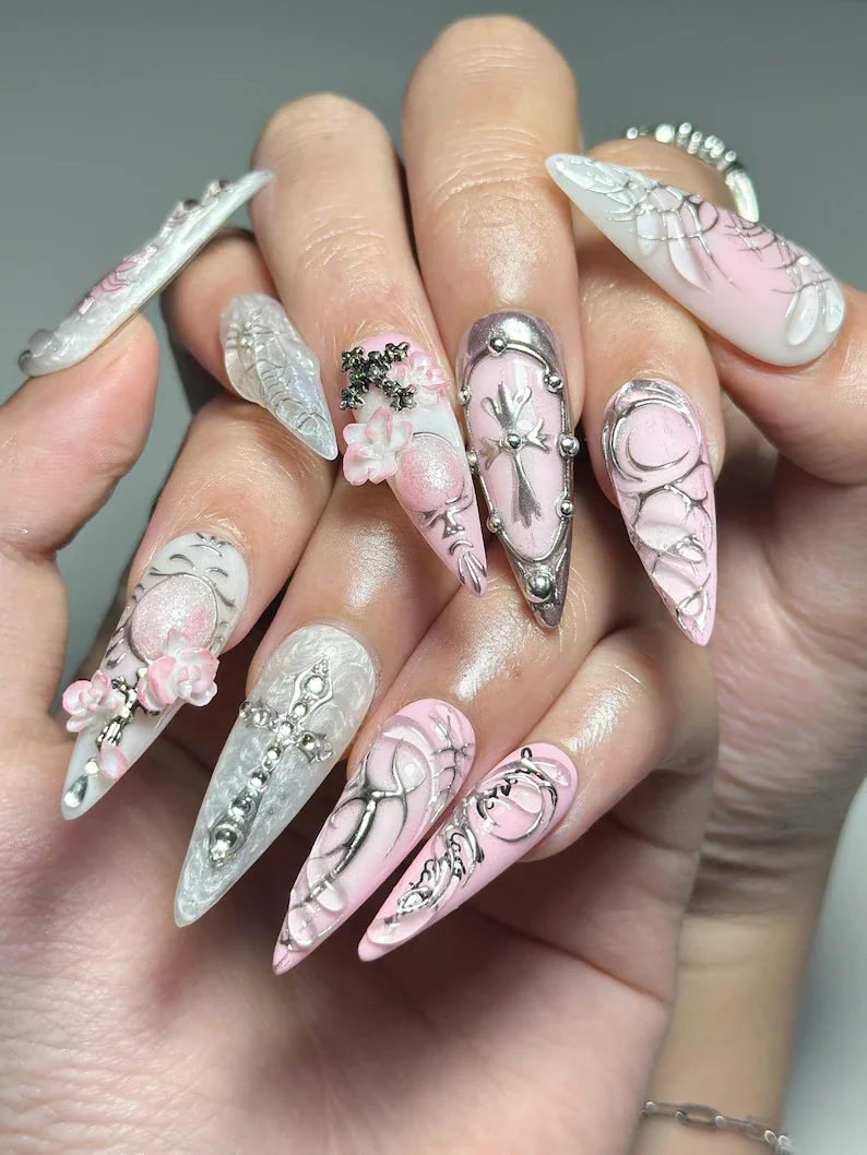 press on nails, custom press on nails, fake nails, Nails Art, stained glass nails, gold press on nails, 3d press on nails, luxury press on nails, handmade press on nails
