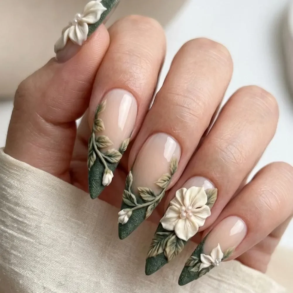 press on nails, custom press on nails, fake nails, Nails Art, stained glass nails, gold press on nails, 3d press on nails, luxury press on nails, handmade press on nails