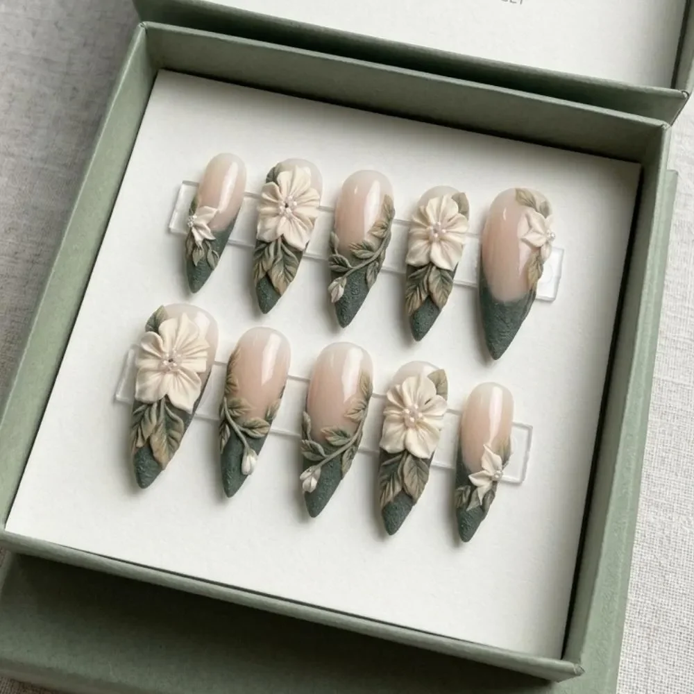 press on nails, custom press on nails, fake nails, Nails Art, stained glass nails, gold press on nails, 3d press on nails, luxury press on nails, handmade press on nails