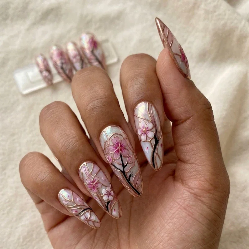 iridescent nails, floral press ons, press on nails, custom press on nails, fake nails, Nails Art, stained glass nails, gold press on nails, 3d press on nails, luxury press on nails, handmade press on nails