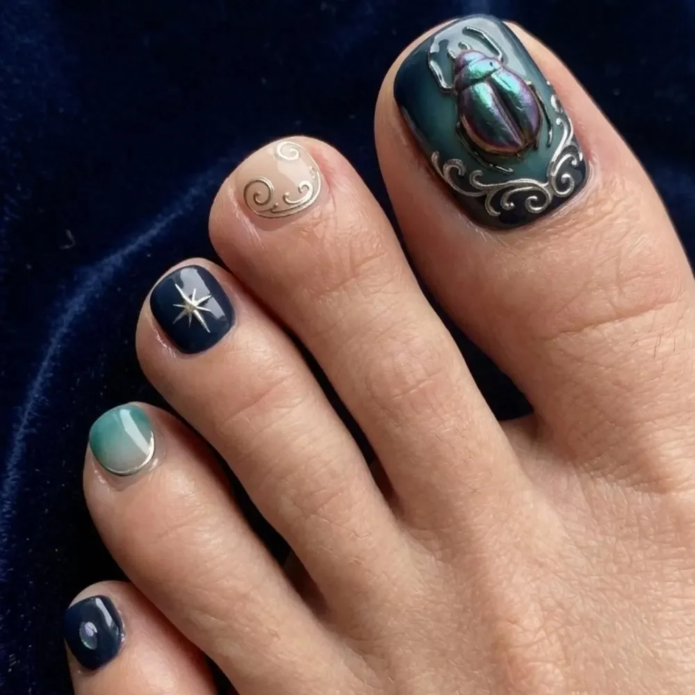 Silver Filigree Nails, Egyptian Toenails, press on nails, custom press on nails, fake nails, Nails Art, stained glass nails, gold press on nails, 3d press on nails, luxury press on nails, handmade press on nails