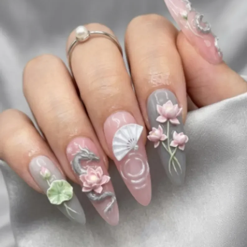 press on nails, custom press on nails, fake nails, Nails Art, stained glass nails, gold press on nails, 3d press on nails, luxury press on nails, handmade press on nails