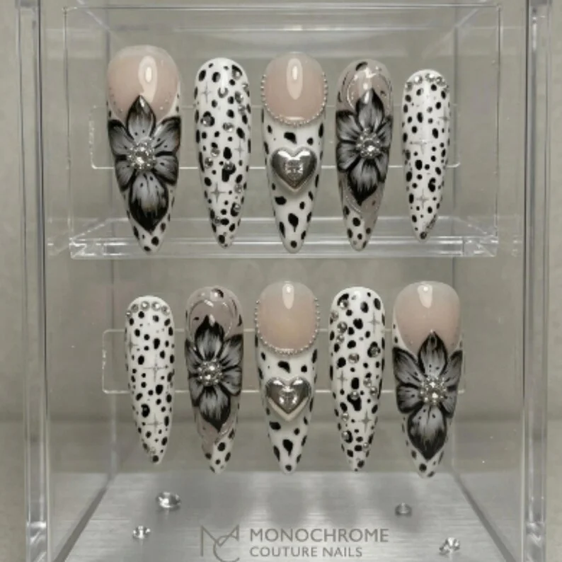 3D silver heart, press on nails, custom press on nails, fake nails, Nails Art, stained glass nails, gold press on nails, 3d press on nails, luxury press on nails, handmade press on nails