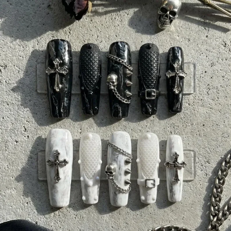 3D silver skull, gothic press on, press on nails, custom press on nails, fake nails, Nails Art, stained glass nails, gold press on nails, 3d press on nails, luxury press on nails, handmade press on nails