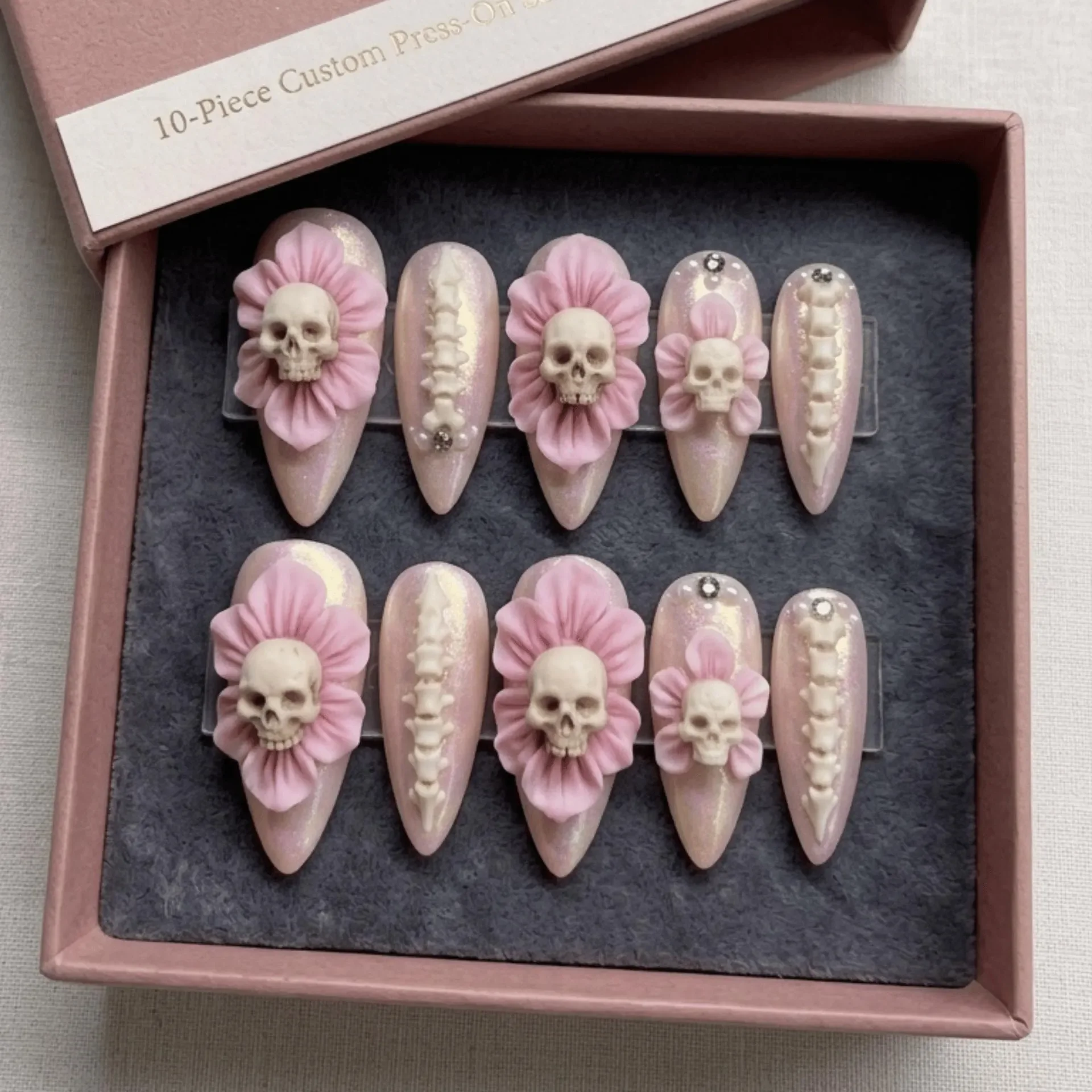 press on nails, custom press on nails, fake nails, Nails Art, stained glass nails, gold press on nails, 3d press on nails, luxury press on nails, handmade press on nails