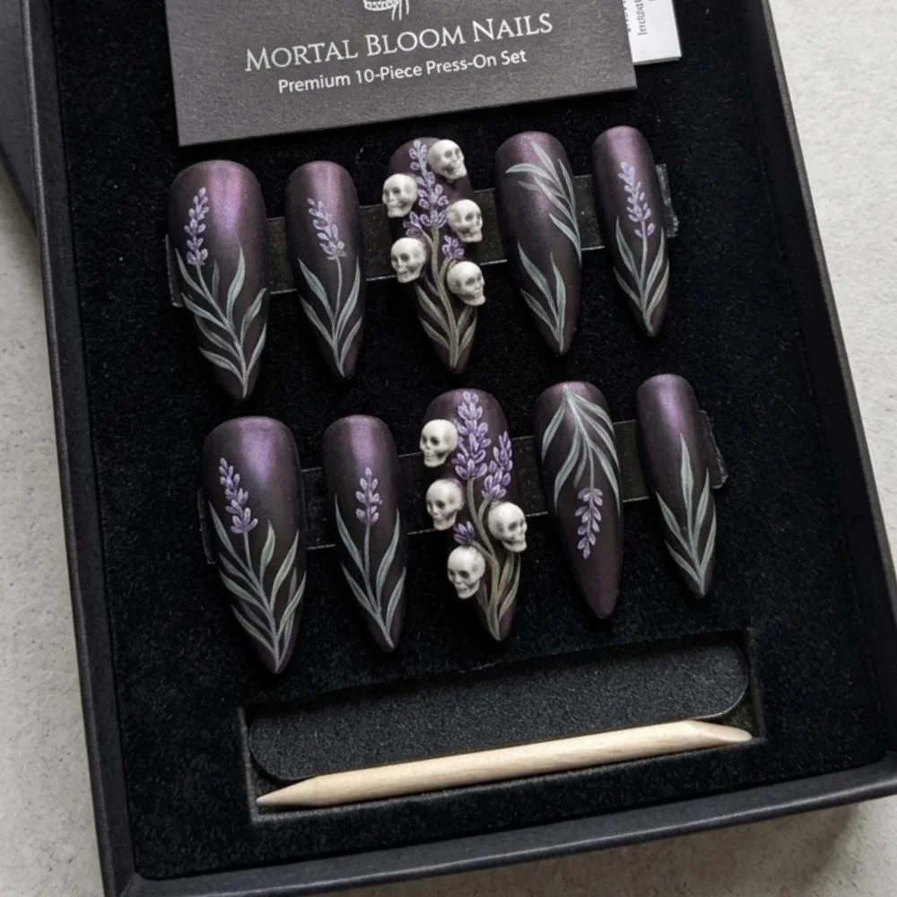 press on nails, custom press on nails, fake nails, Nails Art, stained glass nails, gold press on nails, 3d press on nails, luxury press on nails, handmade press on nails
