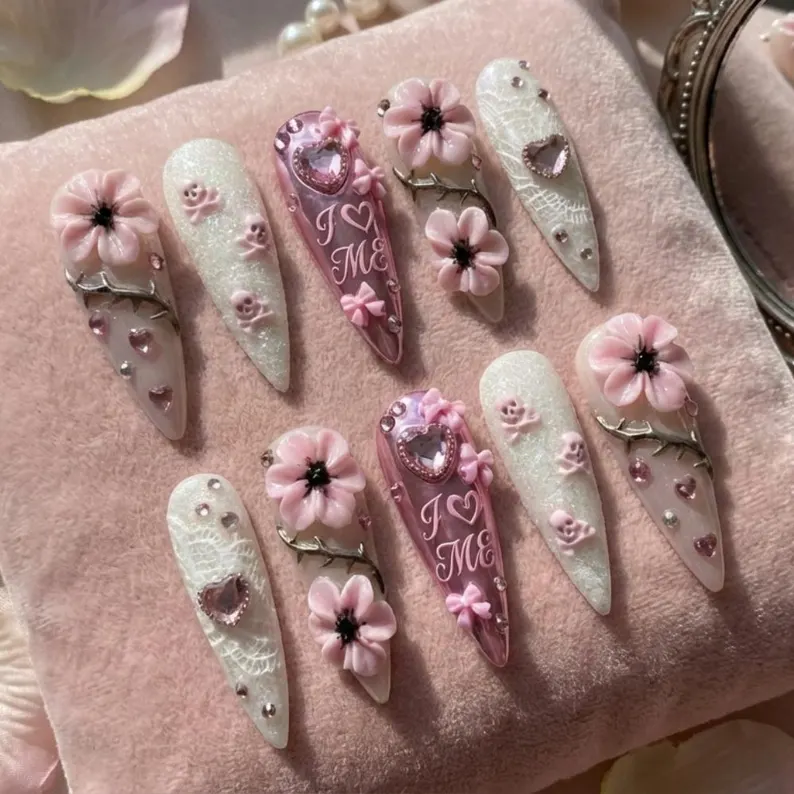 press on nails, custom press on nails, fake nails, Nails Art, stained glass nails, gold press on nails, 3d press on nails, luxury press on nails, handmade press on nails