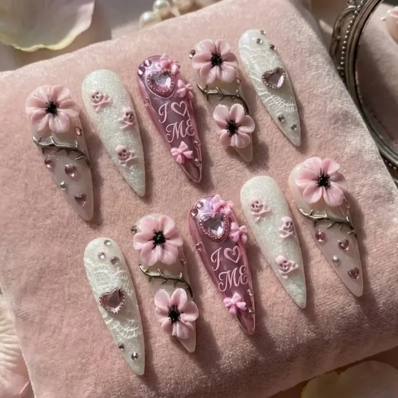 press on nails, custom press on nails, fake nails, Nails Art, stained glass nails, gold press on nails, 3d press on nails, luxury press on nails, handmade press on nails