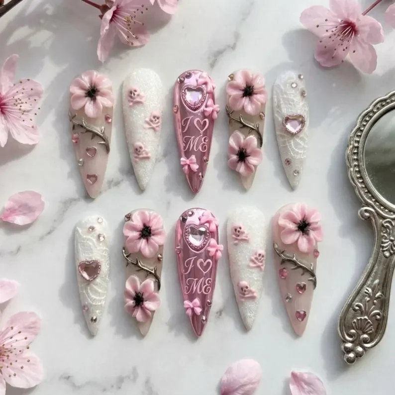 press on nails, custom press on nails, fake nails, Nails Art, stained glass nails, gold press on nails, 3d press on nails, luxury press on nails, handmade press on nails