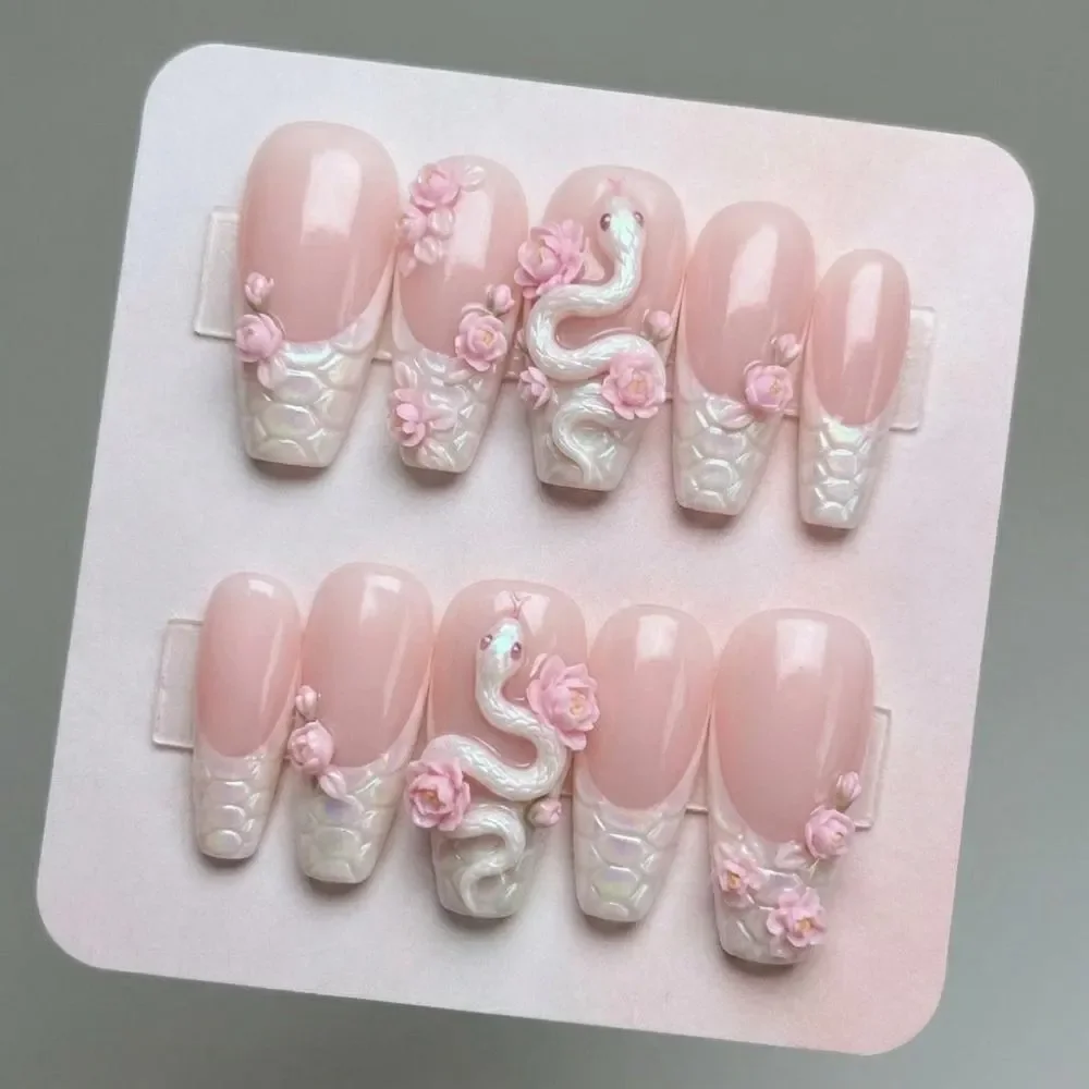 press on nails, custom press on nails, fake nails, Nails Art, stained glass nails, gold press on nails, 3d press on nails, luxury press on nails, handmade press on nails