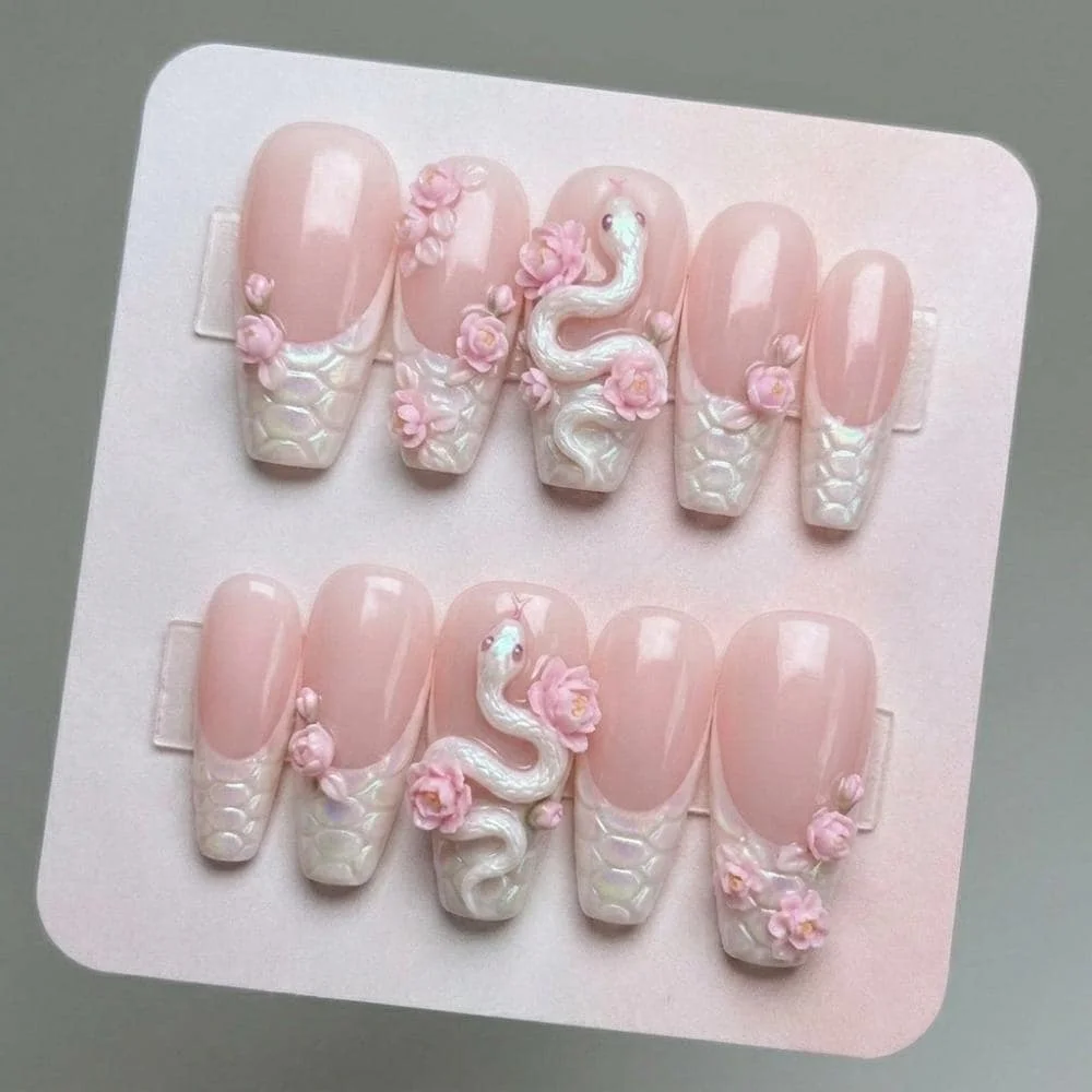 press on nails, custom press on nails, fake nails, Nails Art, stained glass nails, gold press on nails, 3d press on nails, luxury press on nails, handmade press on nails