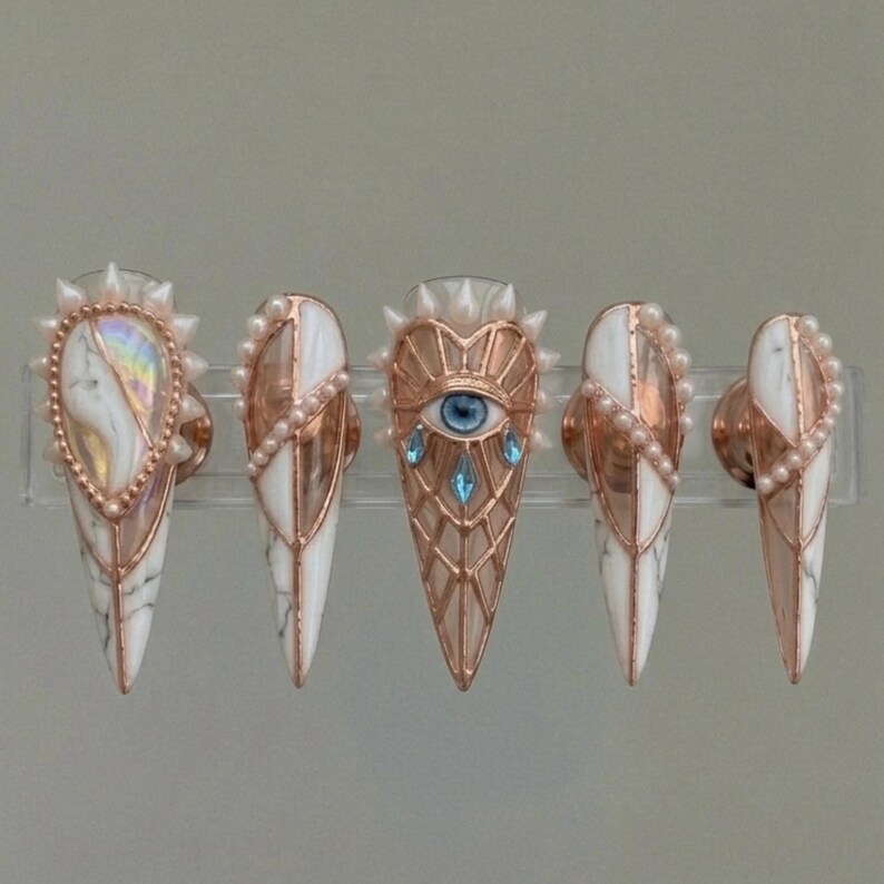 press on nails, custom press on nails, fake nails, Nails Art, stained glass nails, gold press on nails, 3d press on nails, luxury press on nails, handmade press on nails