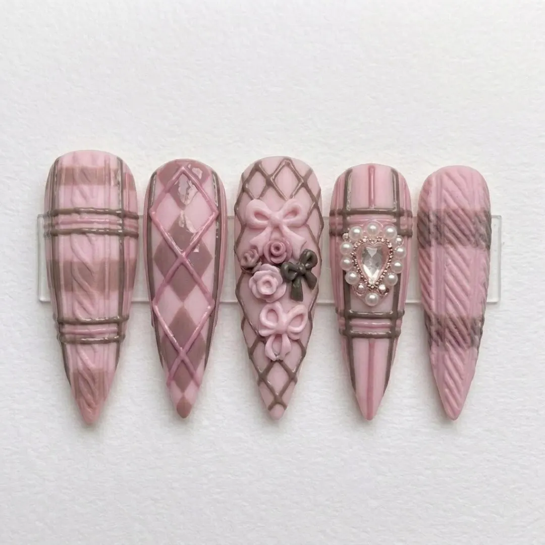 3D sweater press, press on nails, custom press on nails, fake nails, Nails Art, stained glass nails, gold press on nails, 3d press on nails, luxury press on nails, handmade press on nails