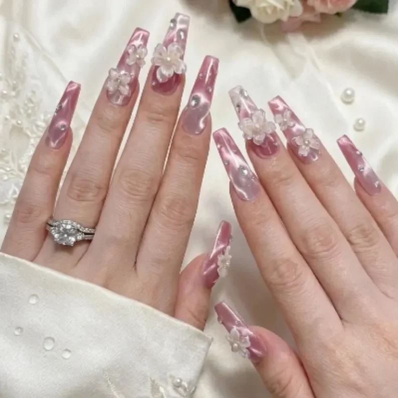 Cat Eye Nails, Velvet Press Ons, press on nails, custom press on nails, fake nails, Nails Art, stained glass nails, gold press on nails, 3d press on nails, luxury press on nails, handmade press on nails