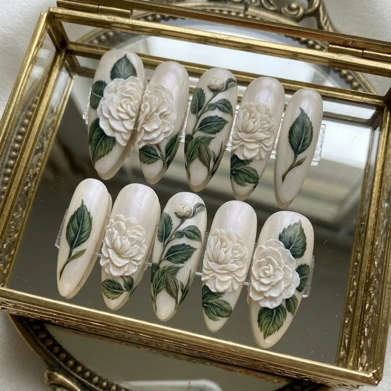press on nails, custom press on nails, fake nails, Nails Art, stained glass nails, gold press on nails, 3d press on nails, luxury press on nails, handmade press on nails