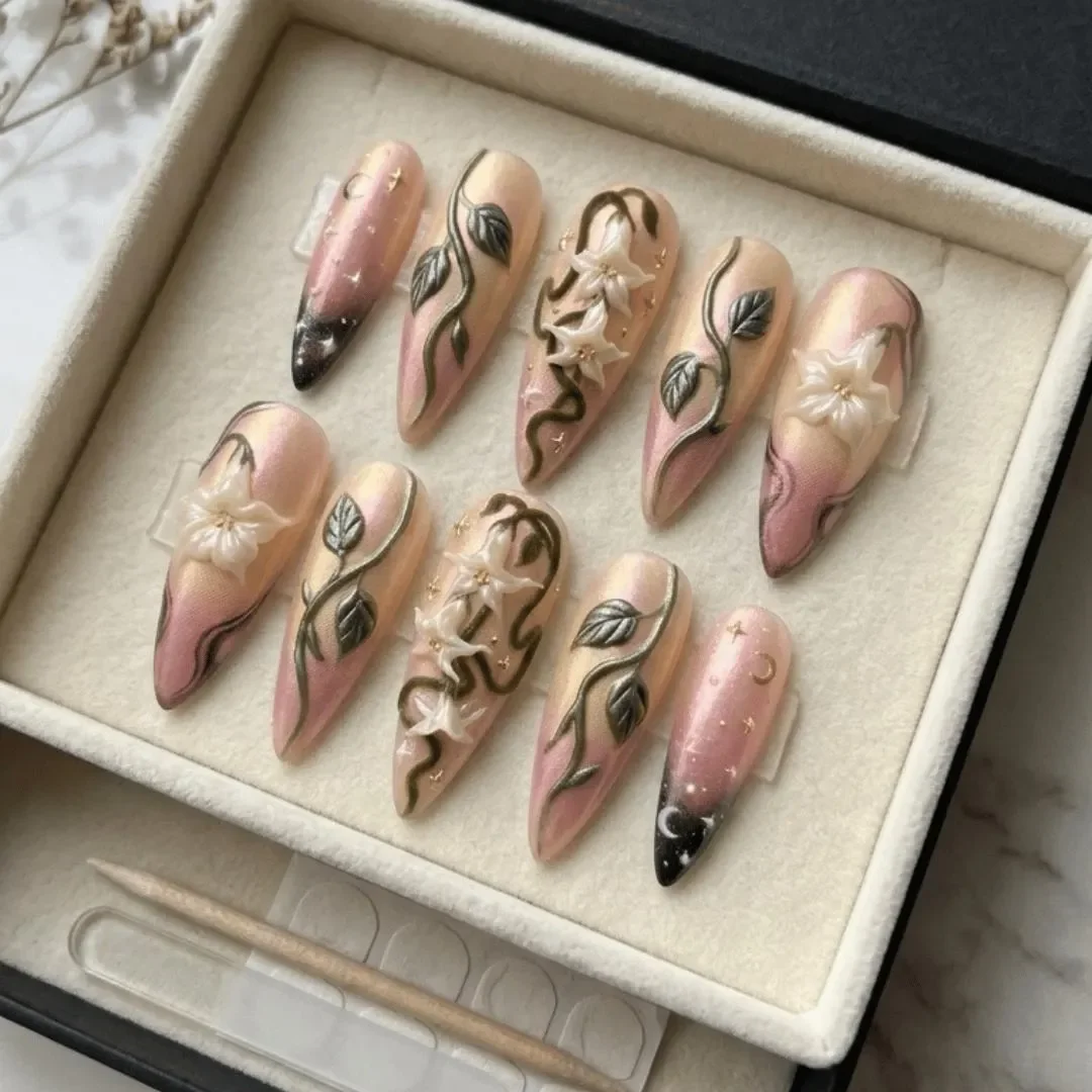 press on nails, custom press on nails, fake nails, Nails Art, stained glass nails, gold press on nails, 3d press on nails, luxury press on nails, handmade press on nails