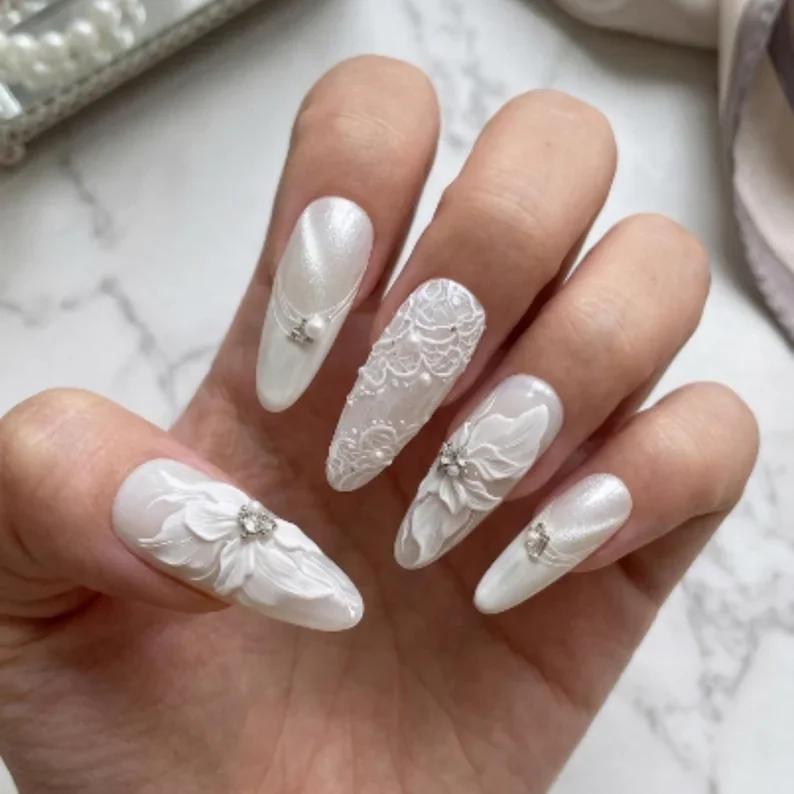 3D white flower, bridal press on, press on nails, custom press on nails, fake nails, Nails Art, stained glass nails, gold press on nails, 3d press on nails, luxury press on nails, handmade press on nails