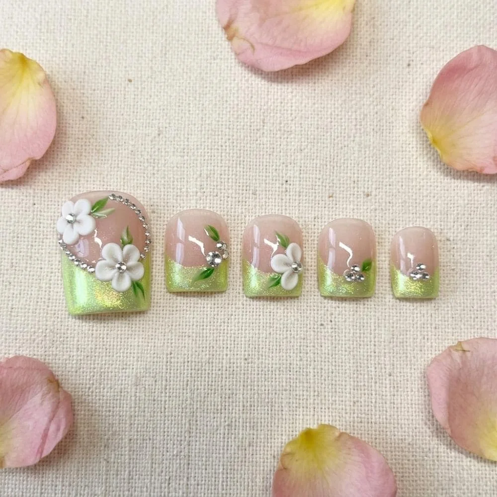 white flower nails, summer toe nails, press on nails, custom press on nails, fake nails, Nails Art, stained glass nails, gold press on nails, 3d press on nails, luxury press on nails, handmade press on nails