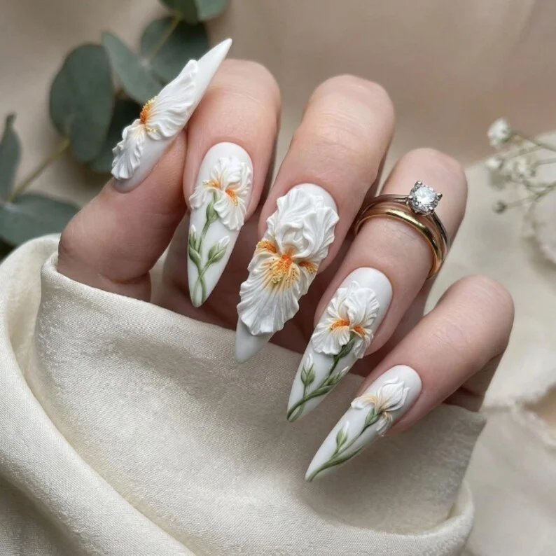 press on nails, custom press on nails, fake nails, Nails Art, stained glass nails, gold press on nails, 3d press on nails, luxury press on nails, handmade press on nails