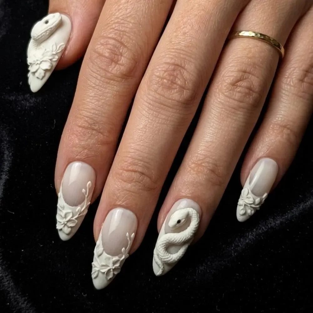 press on nails, custom press on nails, fake nails, Nails Art, stained glass nails, gold press on nails, 3d press on nails, luxury press on nails, handmade press on nails