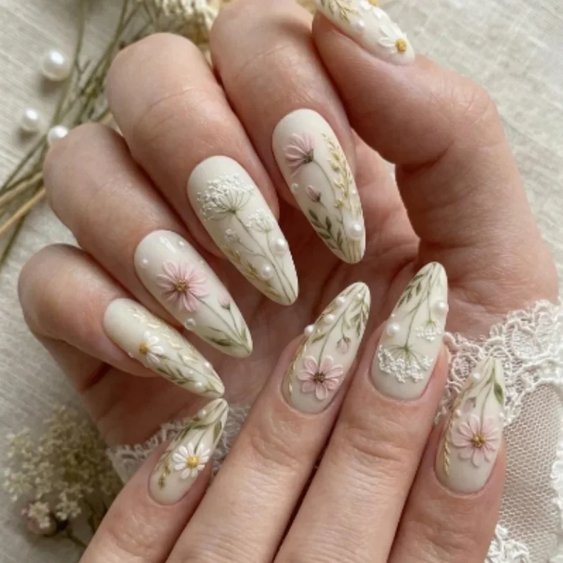 gold botanical, botanical art, press on nails, custom press on nails, fake nails, Nails Art, stained glass nails, gold press on nails, 3d press on nails, luxury press on nails, handmade press on nails