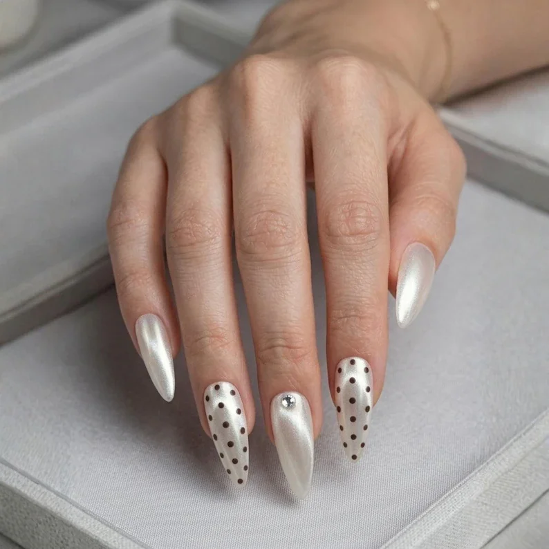 press on nails, custom press on nails, fake nails, Nails Art, stained glass nails, gold press on nails, 3d press on nails, luxury press on nails, handmade press on nails