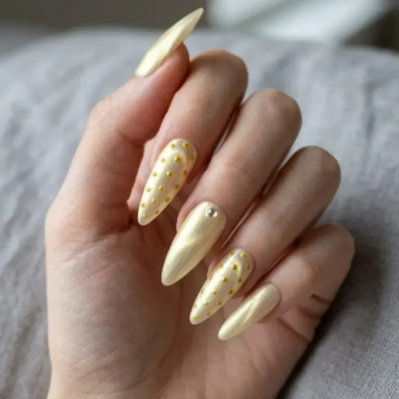 press on nails, custom press on nails, fake nails, Nails Art, stained glass nails, gold press on nails, 3d press on nails, luxury press on nails, handmade press on nails